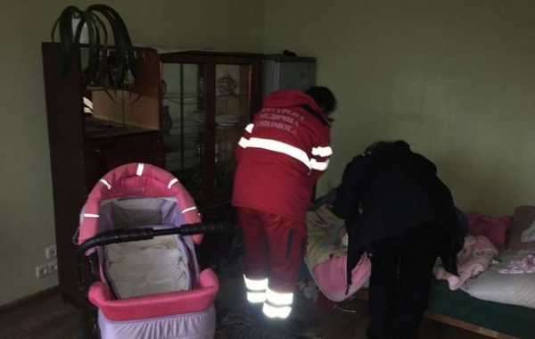 У матери, злоупотребляющей спиртным, забрали новорожденную дочь