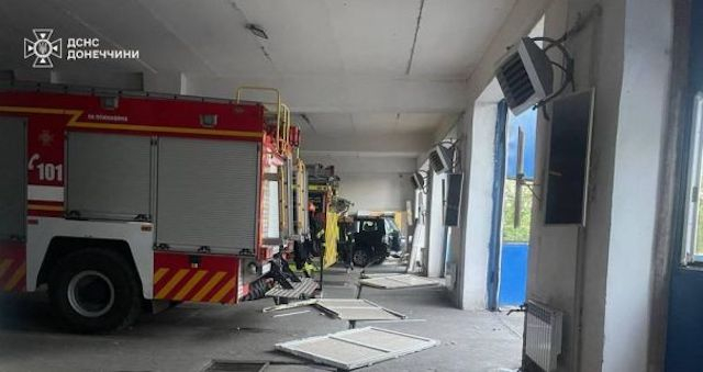 Враг сбросил на Селидовово ФАБ-500 - есть разрушения