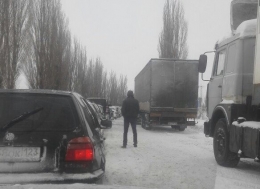 На границе «ДНР» и РФ фиксируются километровые очереди (фотофакт)