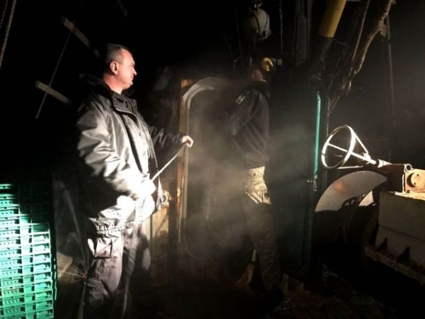 Патруль морской охраны погасил возгорание на рыболовном судне