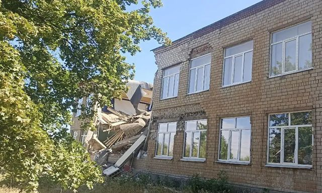 Оккупанты признали, что школа в Макеевке обрушилась из-за плохого ремонта