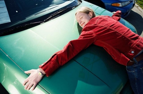 Какой автомобиль выбрать новичку женщине: полезные советы