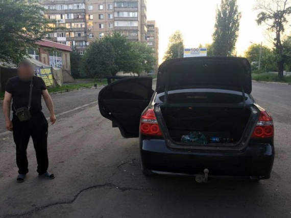 В прифронтовой Авдеевке таксист разъезжал с гранатой в багажнике