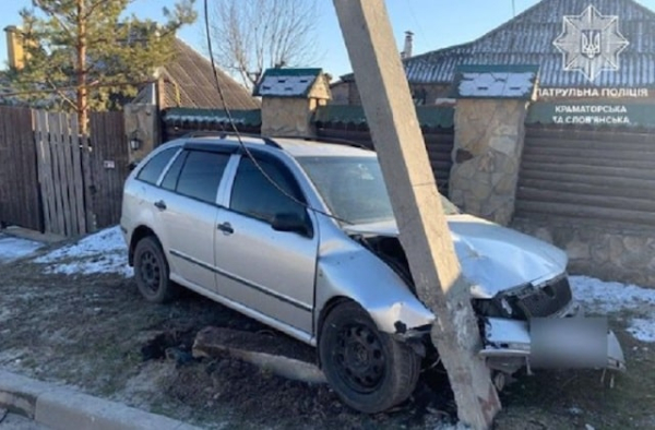 ДТП в Краматорске - пьяный водитель влетел в опору ЛЭП