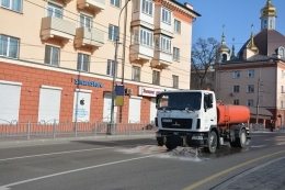 В Мариуполе интенсивно проводят уличную дезинфекцию