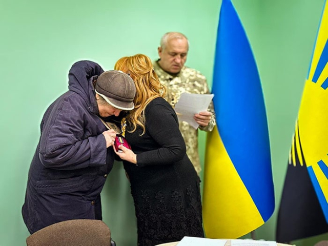 В Краматорске родным погибших защитников передали государственные награды