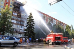 В оккупированной Макеевке три часа боролись с пожаром в многоэтажке