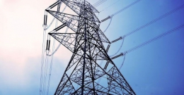 В Мариуполе после авиаударов восстанавливают энергоснабжение