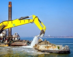 В порту Мариуполя идут работы по углублению дна