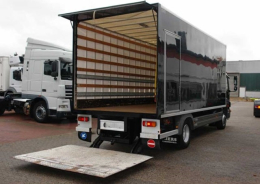 Грузовые перевозки с гидробортом: когда и где они нужны