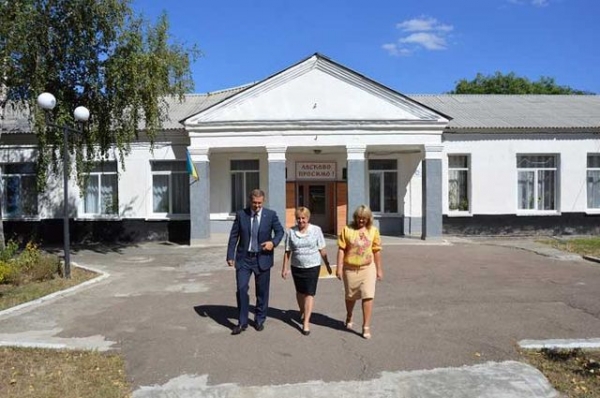 Вблизи авдеевской промзоны в школе начался учебный процесс