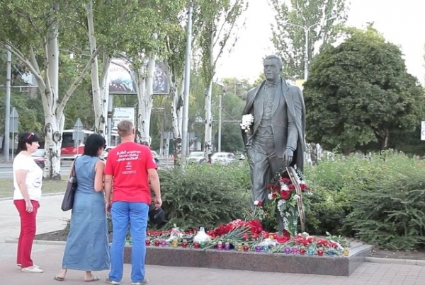 Захарченко объявил в «ДНР» трехдневный траур в связи с кончиной Кобзона