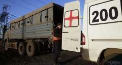 Боевики «ДНР» вывозят тела убитых фургонами