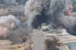 После взрыва на дамбе из Кураховского водохранилища вылилось 15 млн кубометров воды