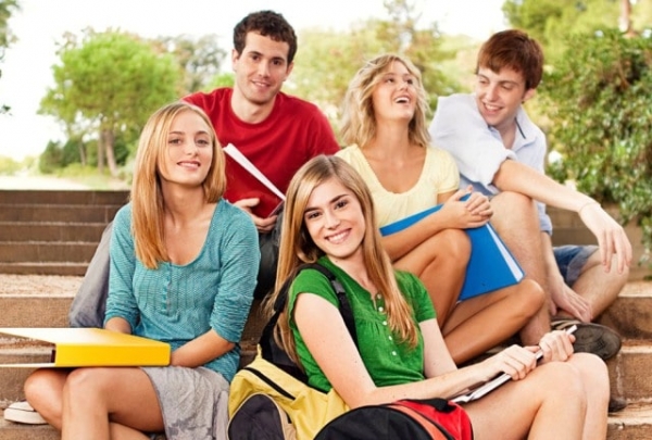 Чем привлекает, сколько стоит и почему остается востребованным обучение за границей