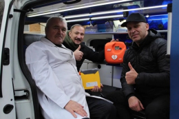 Славянской больнице переданы машина скорой помощи и медицинское оборудование