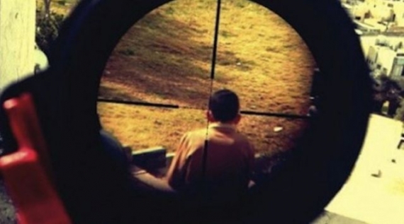 Житель оккупированного Харцызска с балкона обстрелял школьников