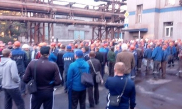 В оккупированном Енакиево прошла забастовка – люди требовали зарплату