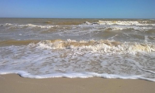 Купаться в море опасно для здоровья – предупредили жителей Мариуполя