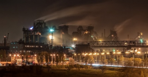 На территории завода "Азовсталь" обнаружены авиабомбы - идет эвакуация