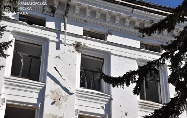 Террористы сбросили 5 авиабомб на центр Краматорска