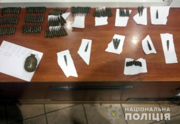 Полицейские на блокпосту изъяли у мужчины 130 патронов