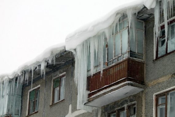 Соцсети: в оккупированном Донецке мужчину убило сосулькой