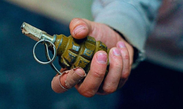 В Донецке мужчина подорвал гранатой трех человек