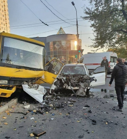 В масштабном ДТП в центре Донецка пострадали 9 человек