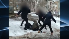 Избивали и снимали это на телефон: один из районов Донецка в страхе держала банда молодчиков