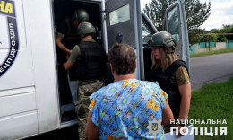 Полицейские привезли жителям Лиманской громады хлеб