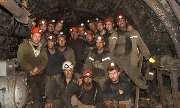 Шахтеры бастуют под землей из-за долгов по зарплате