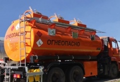 В Горловке из-за ДТП с участием автотопливозаправщика по улице растеклось топливо