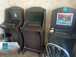 Группа лиц, организовавшая подпольное игорное заведение, предстанет перед судом