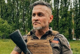 Эктор Хименес-Браво привез украинским защитникам 100 000 литров борщевого набора