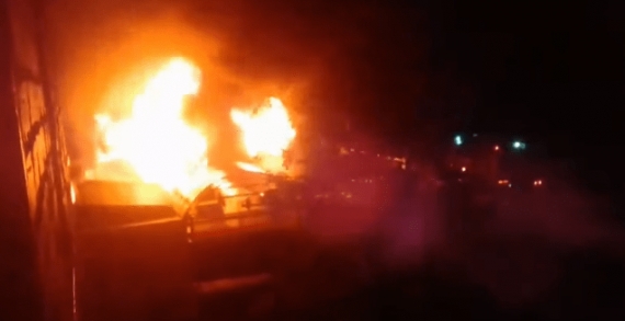 В «ДНР» продолжают пылать неугодные торговые точки (видео)