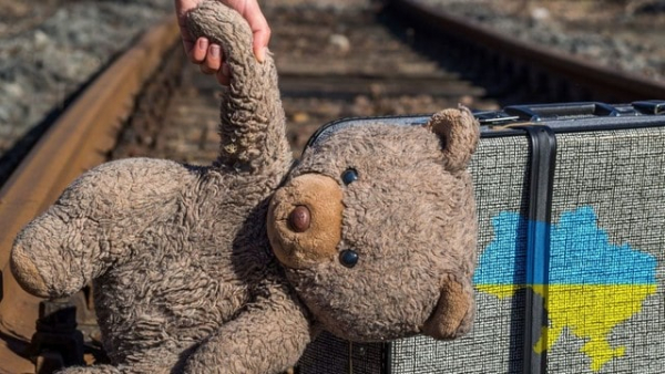 Из Мариуполя россияне незаконно вывезли в РФ более 1 300 детей