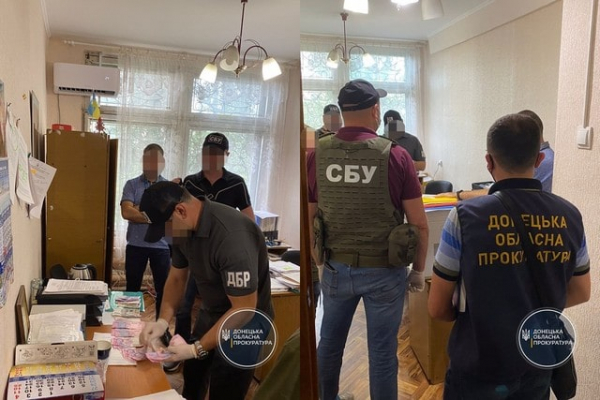 Чиновник миграционной службы задержан при получении взятки