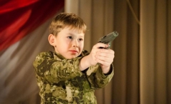 В «ДНР» на фестивале дети демонстрировали навыки обращения с оружием