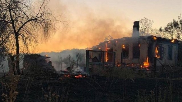 Десятки домов уничтожил пожар в оккупированных городах Донетчины