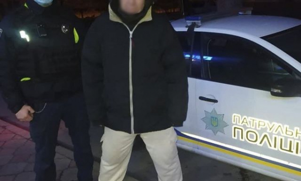 Житель Мариуполя ножом убил бродячую собаку