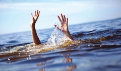 Пока отец спал на пляже, мальчик утонул в водоеме