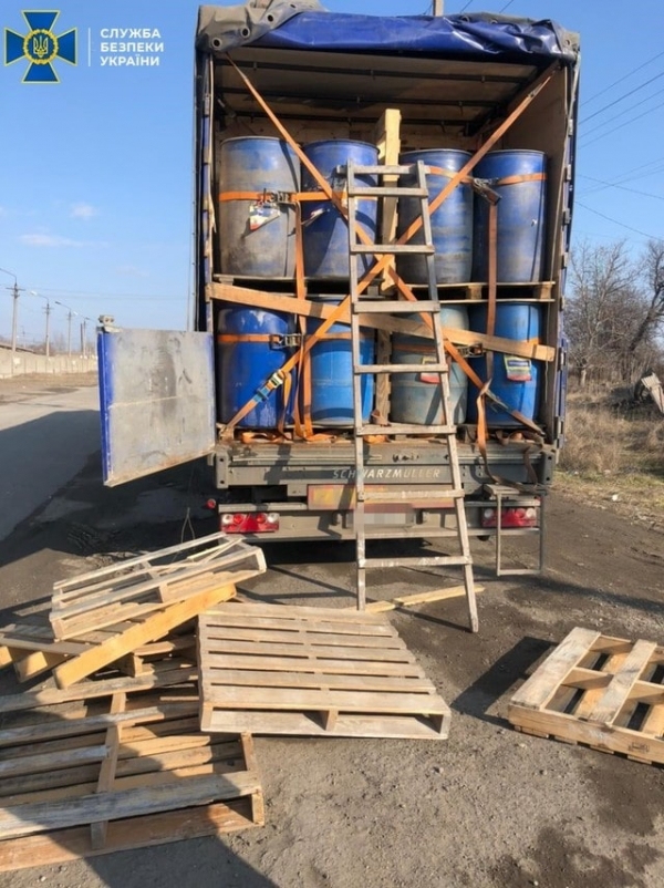 Силовики предупредили незаконный сбыт большой партии спирта