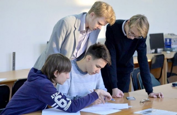 В Мариуполе открылись учебные курсы для детей