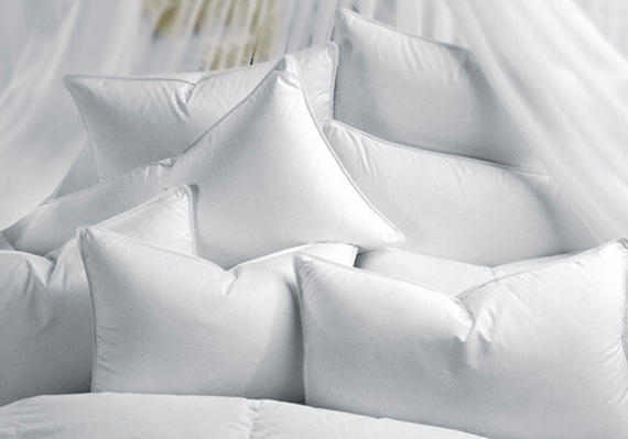 Качественная химчистка подушек в компании Hoffman