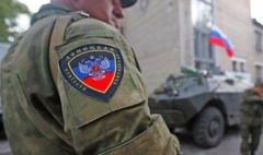 Боевики зарываются в землю, используя строительную технику