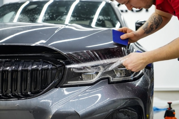 Антигравийная пленка на авто: что это такое, виды, плюсы и минусы