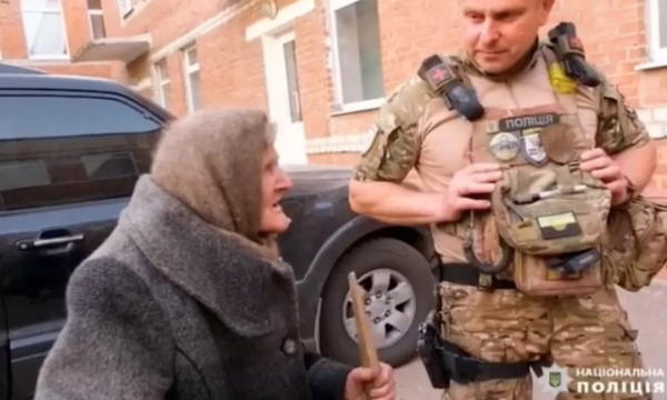 Из оккупированной части Очеретино самостоятельно выбралась 97-летняя женщина