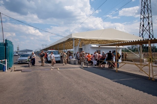 На КПВВ «Марьинка» идут работы по благоустройству