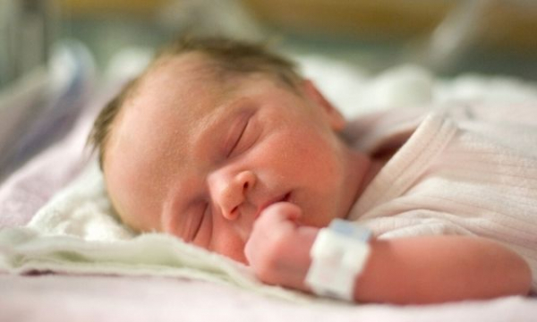 Женщина отдала своего ребенка медикам – сказала, что нашла